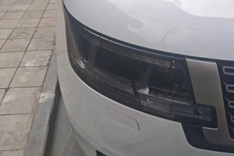 Used Land Rover Range 2023 3.0 L6 400 PS Prestige Seven-Seater Extended Version Right Front Headlight