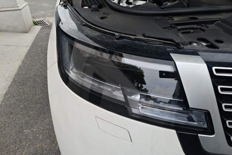 Used Land Rover Range 2023 3.0 L6 400 PS Extended Luxury Edition Right Front Headlight