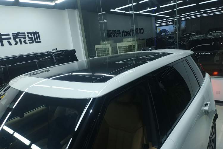 Used Land Rover Range 2023 3.0 L6 400 PS Prestige Seven-Seater Extended Version Roof