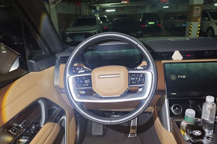 Used Land Rover Range 2023 3.0 L6 400 PS Prestige Seven-Seater Extended Version Steering Wheel