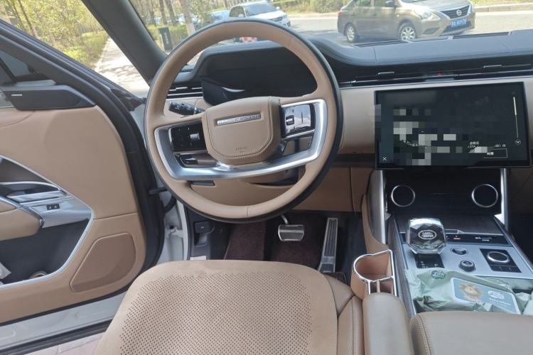 Used Land Rover Range 2023 3.0 L6 360 PS Grand Edition Steering Wheel