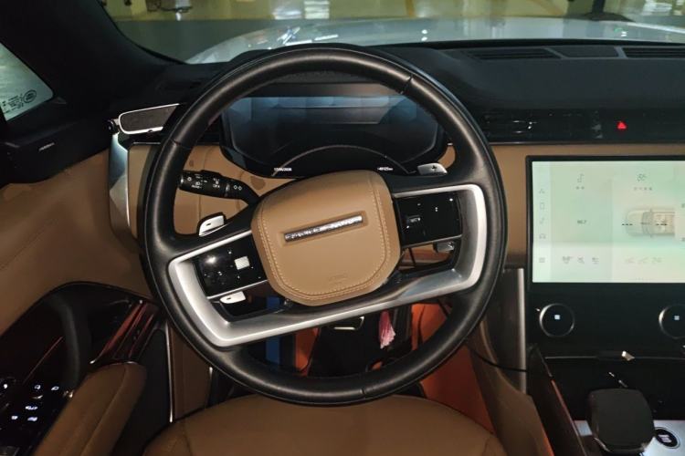 Used Land Rover Range 2023 3.0 L6 400 PS Prestige Seven-Seater Extended Version Steering Wheel