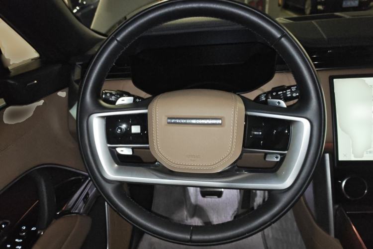 Used Land Rover Range 2023 3.0 L6 360 PS Grand Edition Steering Wheel