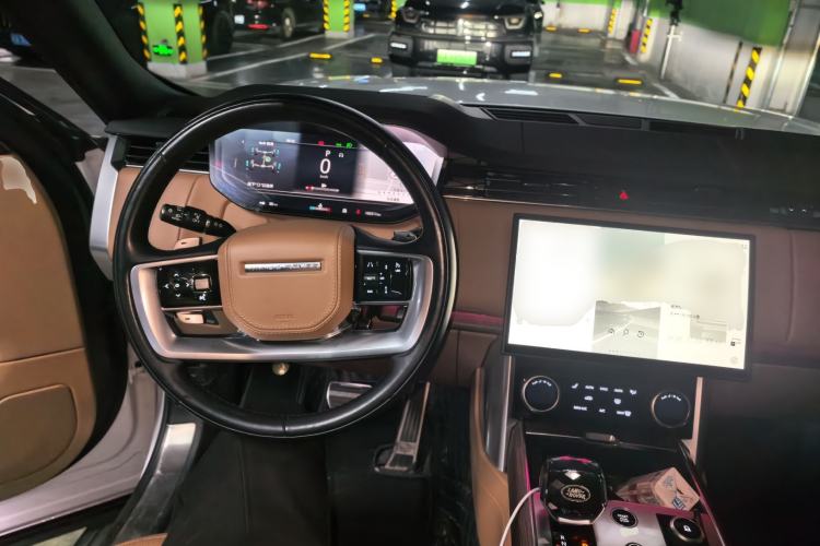 Used Land Rover Range 2023 Revised Version 3.0 L6 400 PS Extended Luxury Edition Steering Wheel