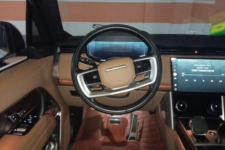 Used Land Rover Range 2023 3.0 L6 400 PS Prestige Seven-Seater Extended Version Steering Wheel