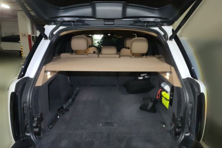 Used Land Rover Range 2023 3.0 L6 360 PS Grand Edition Trunk
