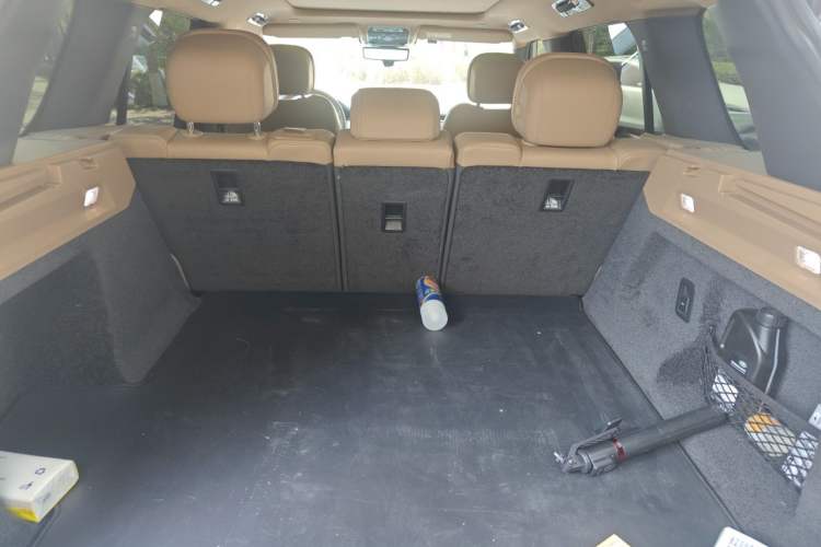 Used Land Rover Range 2023 3.0 L6 360 PS Grand Edition Trunk