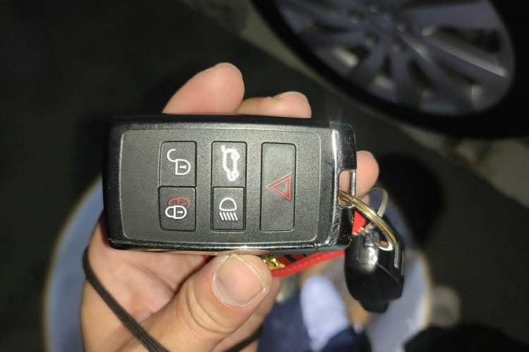 Used Land Rover Range 2023 3.0 L6 360 PS Grand Edition Vehicle Key
