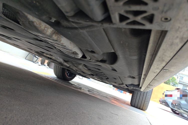 Used Land Rover Range 2023 4.4 V8 530 PS First Edition Chassis Front Left