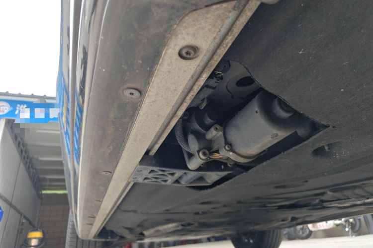 Used Land Rover Range 2023 4.4 V8 530 PS First Edition Chassis Rear Left