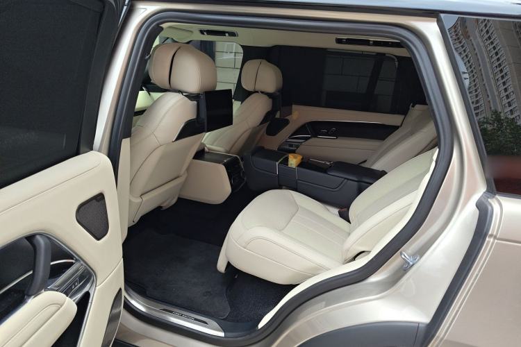 Used Land Rover Range 2023 4.4 V8 530 PS First Edition Left Rear Seat