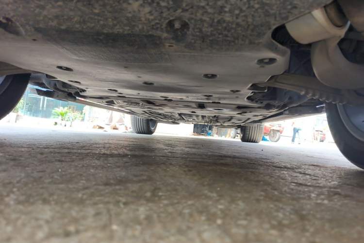 Used Land Rover Range 2024 3.0 L6 400 PS Prestige Extended Version 7-Seater Chassis Front
