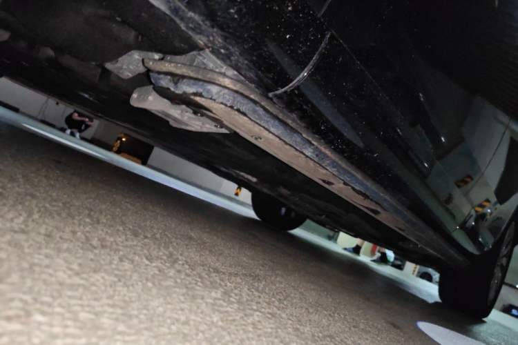 Used Land Rover Range 2024 3.0 L6 400 PS Prestige Extended Version 7-Seater Chassis Front Left