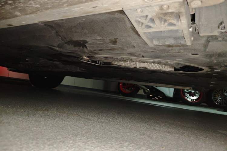 Used Land Rover Range 2024 3.0 L6 400 PS Prestige Extended Version 7-Seater Chassis Front Right