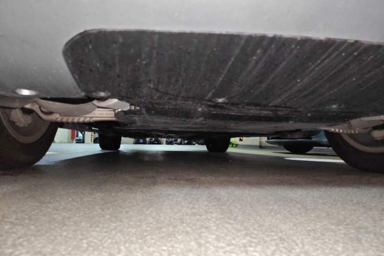 Used Land Rover Range 2024 3.0 L6 400 PS Prestige Extended Version 7-Seater Chassis Front