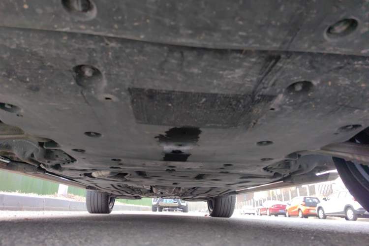 Used Land Rover Range 2024 3.0 L6 400 PS Prestige Extended Version 7-Seater Chassis Front