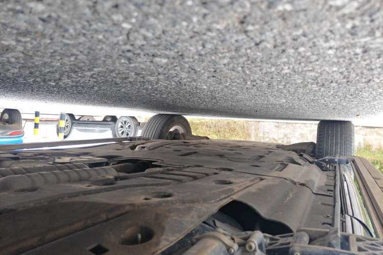 Used Land Rover Range 2024 3.0 L6 400 PS Prestige Extended Version 7-Seater Chassis Rear Left