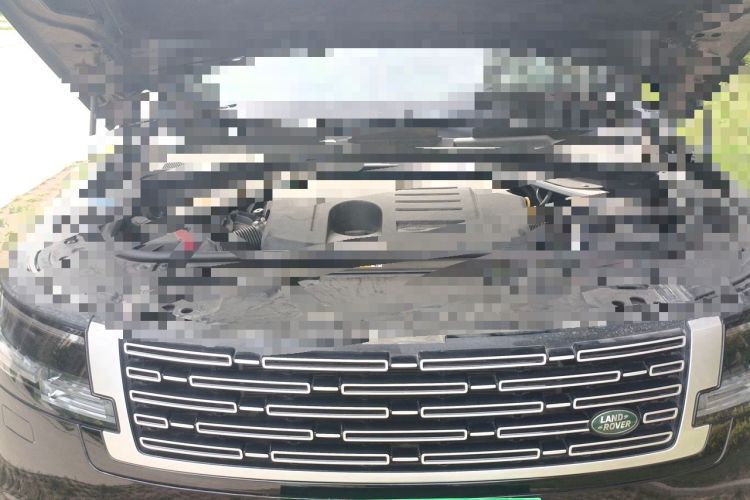 Used Land Rover Range 2024 3.0 L6 400 PS Extended Version Engine Bay