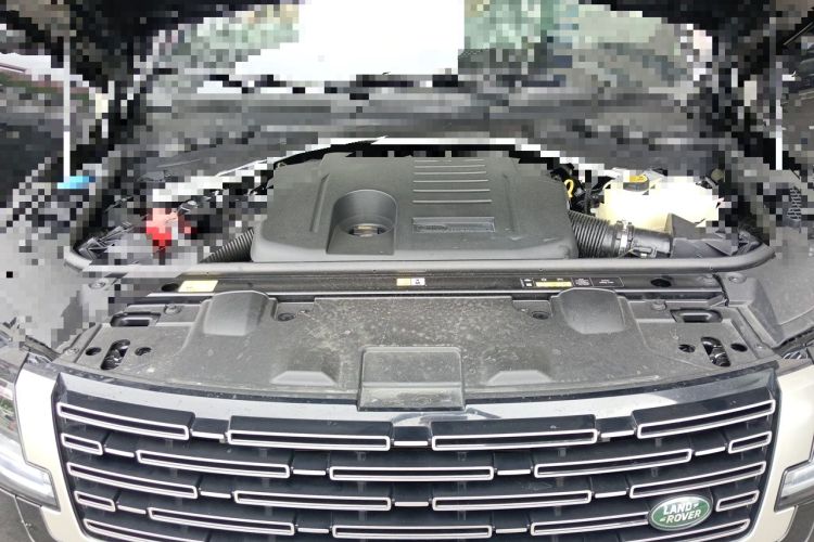 Used Land Rover Range 2024 3.0 L6 400 PS Prestige Extended Version 7-Seater Engine Bay