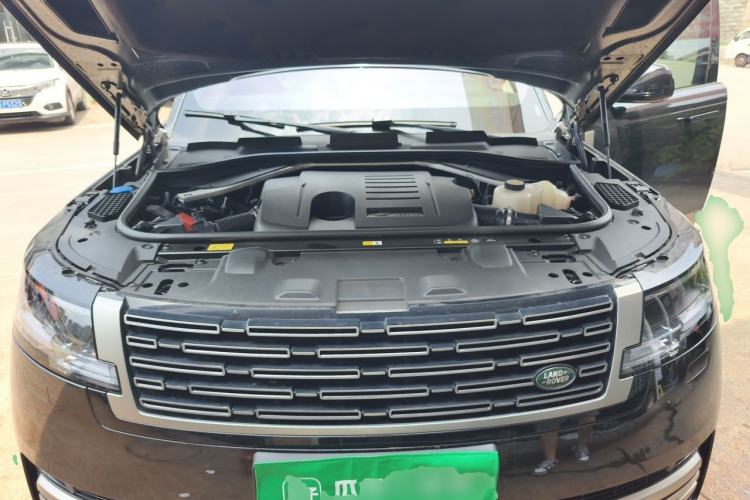 Used Land Rover Range 2024 3.0 L6 400 PS Prestige Extended Version 7-Seater Engine Bay