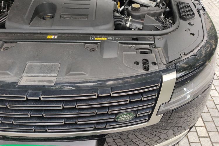 Used Land Rover Range 2024 3.0 L6 400 PS Prestige Extended Version 7-Seater Engine Bay Left