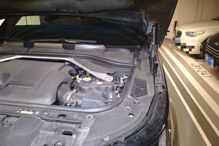 Used Land Rover Range 2024 3.0 L6 360 PS Grand Edition Engine Bay Left