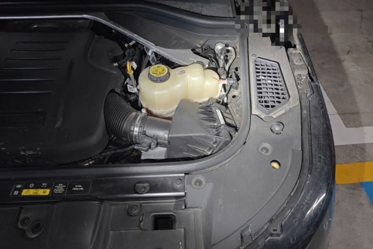 Used Land Rover Range 2024 3.0 L6 400 PS Prestige Extended Version 7-Seater Engine Bay Left