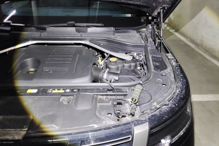 Used Land Rover Range 2024 3.0 L6 360 PS Grand Edition Engine Bay Left