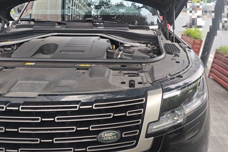Used Land Rover Range 2024 3.0 L6 400 PS Prestige Extended Version 7-Seater Engine Bay Left