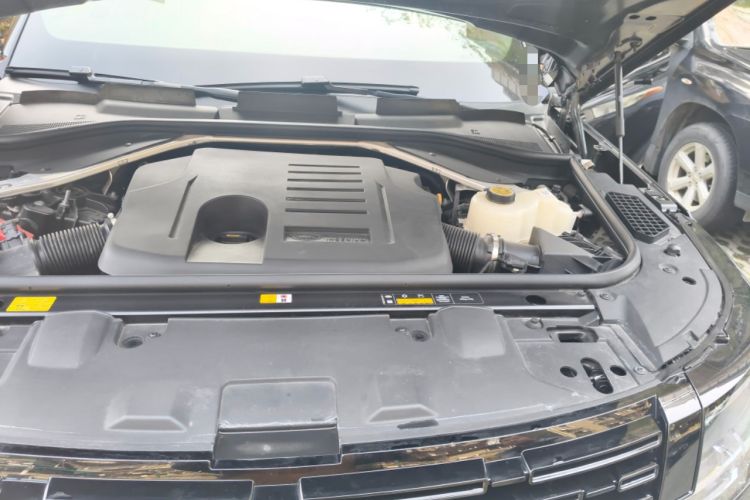 Used Land Rover Range 2024 3.0 L6 400 PS Prestige Extended Version 7-Seater Engine Bay Left