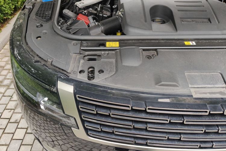 Used Land Rover Range 2024 3.0 L6 400 PS Prestige Extended Version 7-Seater Engine Bay Right