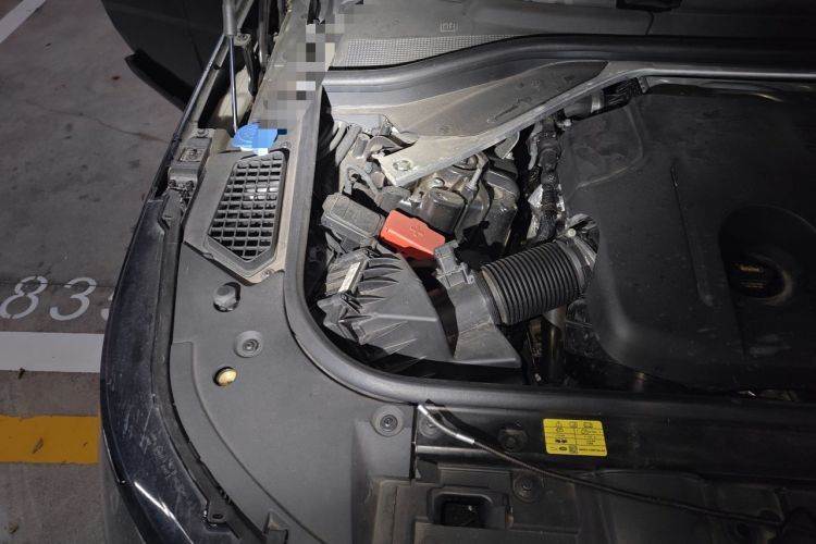 Used Land Rover Range 2024 3.0 L6 400 PS Prestige Extended Version 7-Seater Engine Bay Right