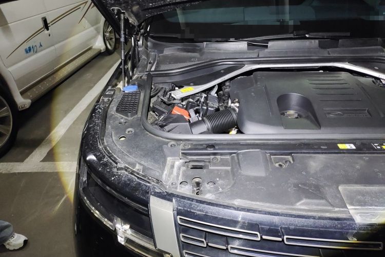 Used Land Rover Range 2024 3.0 L6 360 PS Grand Edition Engine Bay Right