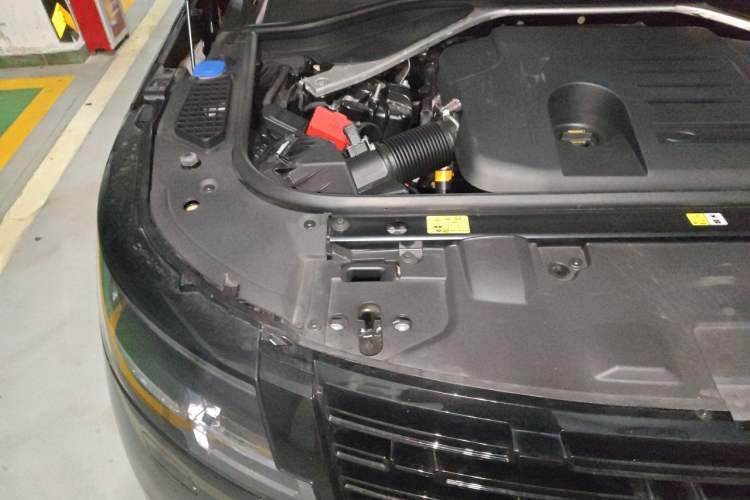 Used Land Rover Range 2024 3.0 L6 400 PS Prestige Extended Version 7-Seater Engine Bay Right