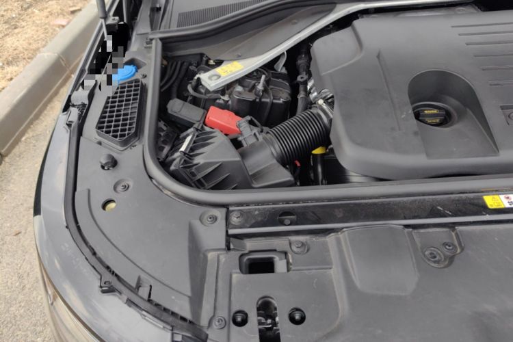 Used Land Rover Range 2024 3.0 L6 400 PS Prestige Extended Version 7-Seater Engine Bay Right