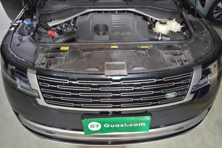 Used Land Rover Range 2024 3.0 L6 400 PS Prestige Extended Version 7-Seater Engine Bay