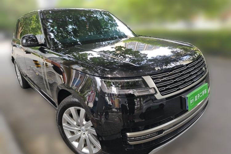 Used Land Rover Range 2024 3.0 L6 400 PS Prestige Extended Version 7-Seater Front Right 45 Deg