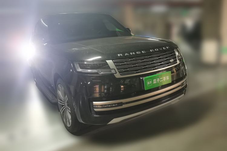 Used Land Rover Range 2024 3.0 L6 400 PS Extended Luxury Edition Front Right 45 Deg