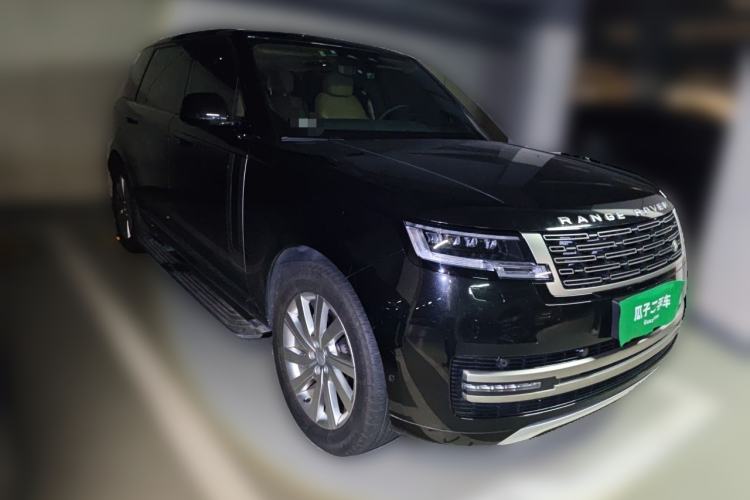 Used Land Rover Range 2024 3.0 L6 400 PS Prestige Extended Version 7-Seater Front Right 45 Deg