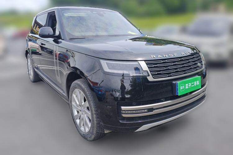 Used Land Rover Range 2024 3.0 L6 400 PS Prestige Extended Version 7-Seater Front Right 45 Deg