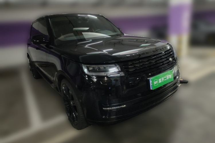 Used Land Rover Range 2024 3.0 L6 400 PS Prestige Extended Version 7-Seater Front Right 45 Deg