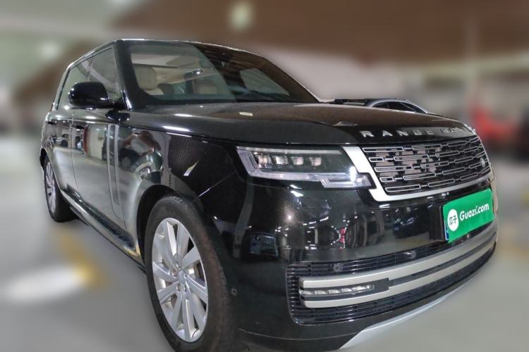 Used Land Rover Range 2024 3.0 L6 400 PS Prestige Extended Version 7-Seater Front Right 45 Deg