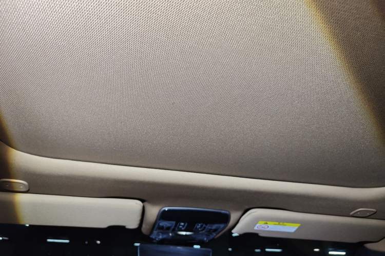 Used Land Rover Range 2024 3.0 L6 400 PS Prestige Extended Version 7-Seater Headliner