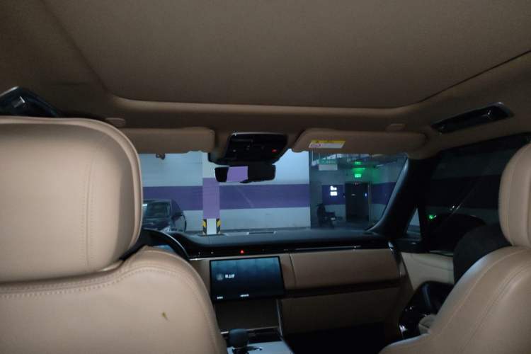 Used Land Rover Range 2024 3.0 L6 400 PS Prestige Extended Version 7-Seater Headliner