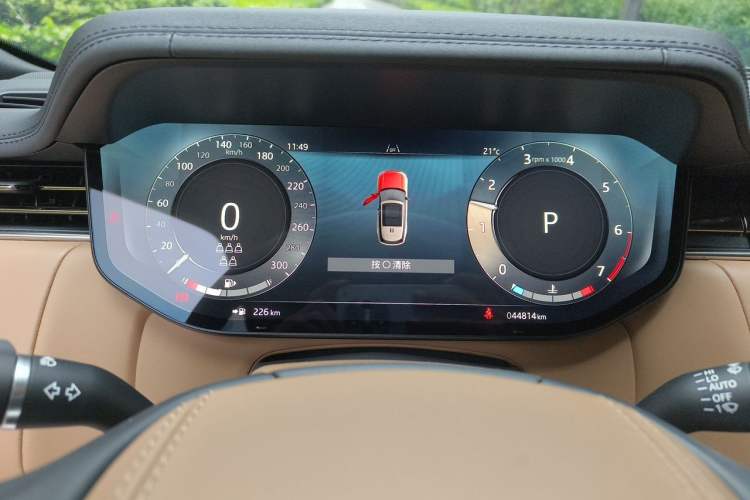 Used Land Rover Range 2024 3.0 L6 400 PS Prestige Extended Version 7-Seater Instrument Cluster