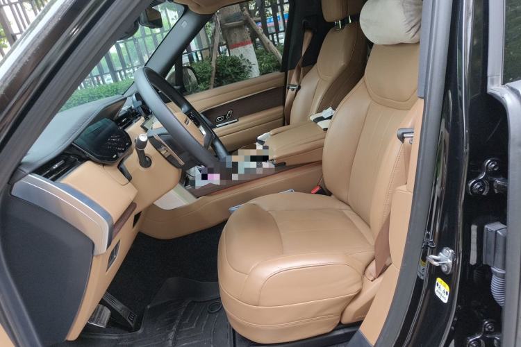 Used Land Rover Range 2024 3.0 L6 400 PS Prestige Extended Version 7-Seater Left Front Seat
