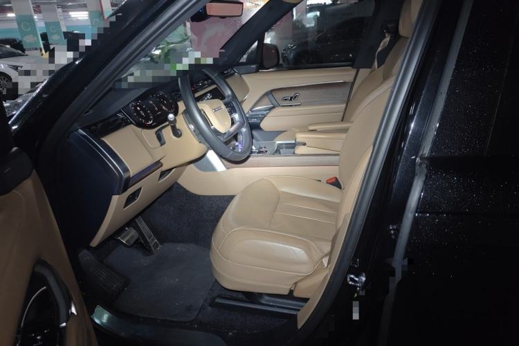 Used Land Rover Range 2024 3.0 L6 400 PS Prestige Extended Version 7-Seater Left Front Seat