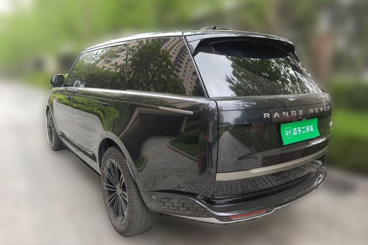 Used Land Rover Range 2024 3.0 L6 400 PS Prestige Extended Version 7-Seater Rear Left 45 Deg
