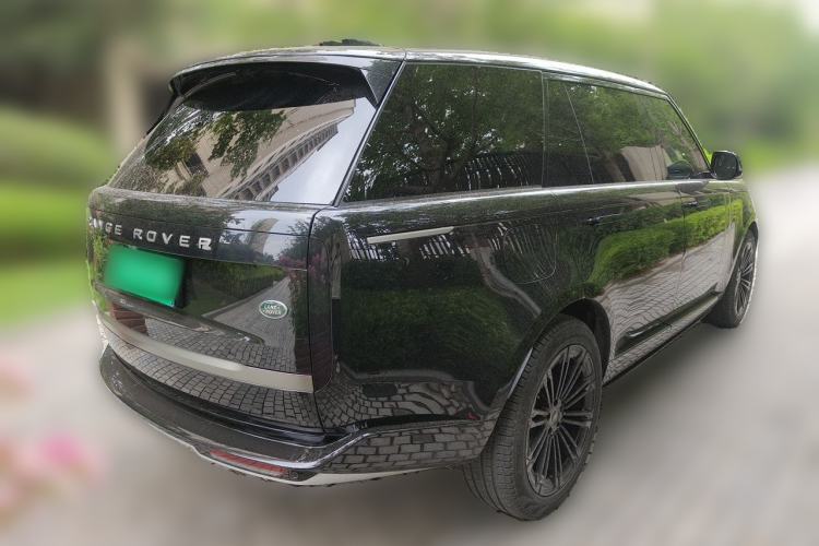 Used Land Rover Range 2024 3.0 L6 400 PS Prestige Extended Version 7-Seater Rear Right 45 Deg