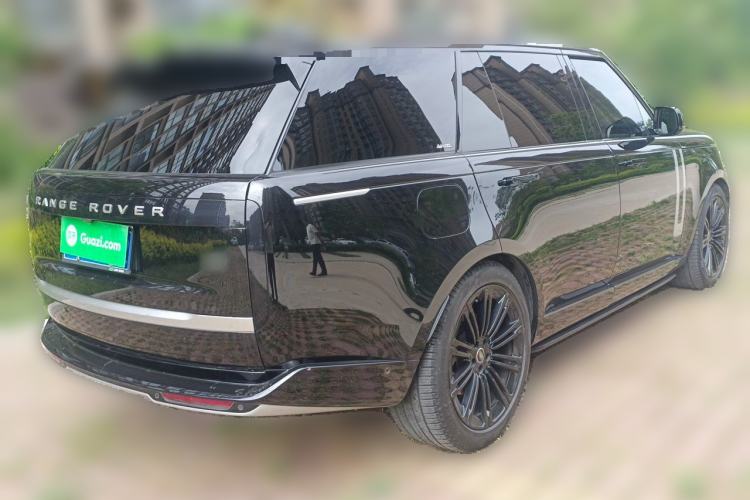 Used Land Rover Range 2024 3.0 L6 400 PS Extended Version Rear Right 45 Deg